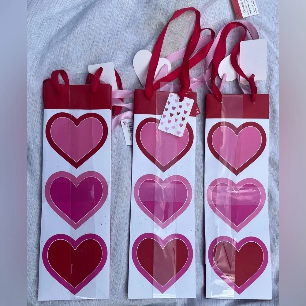 NWT valentines decor & more bundle 18 items